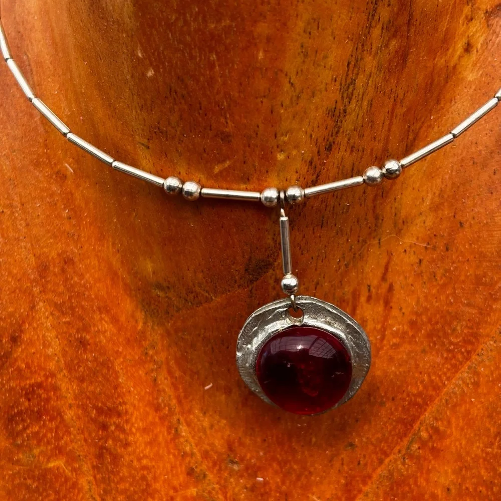 Silver tone Choker Necklace with Red Garnet-Style glass Pendant
